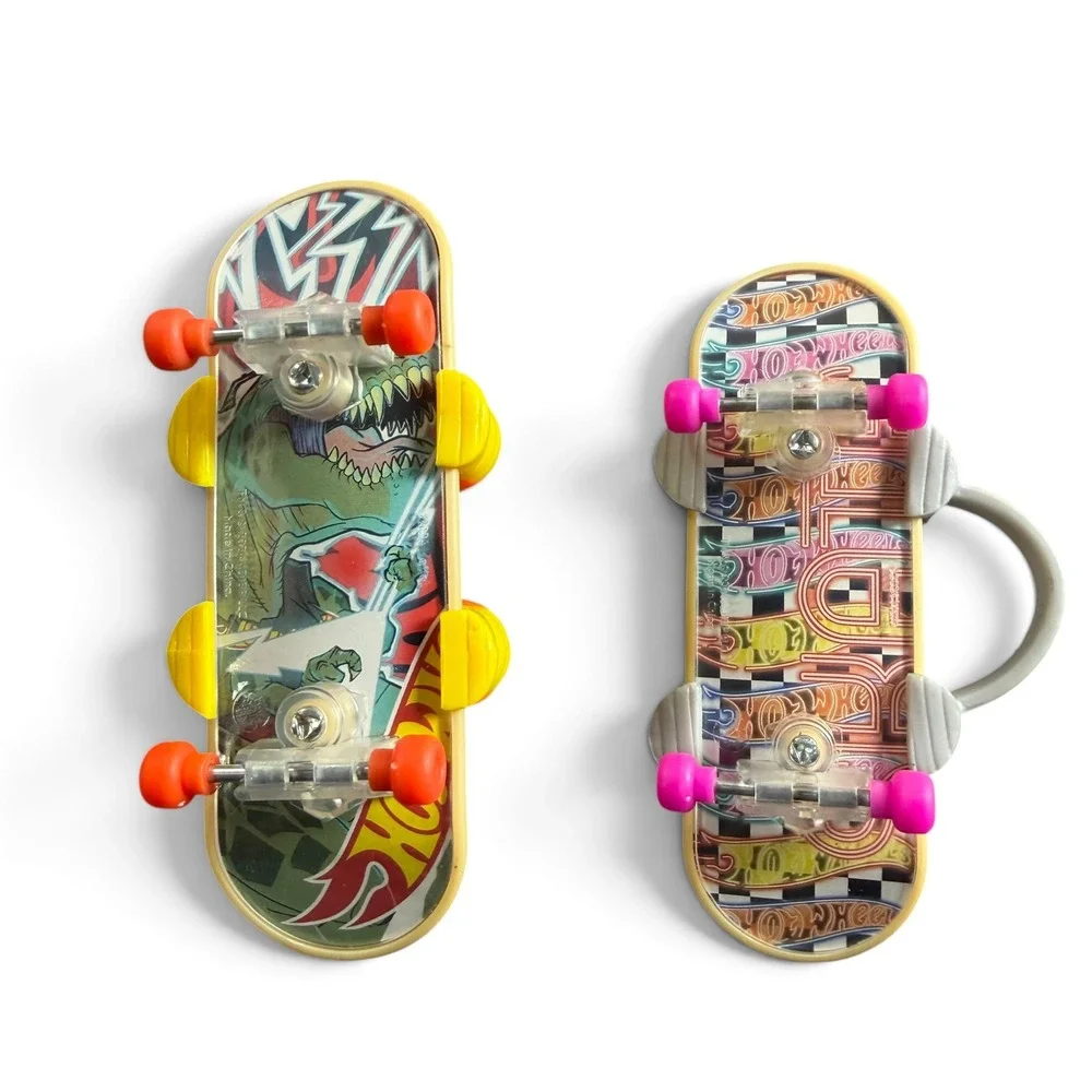 Hot Wheels Skate Fingerboard Lot of 6 Mini Skateboards with Removable Shoes